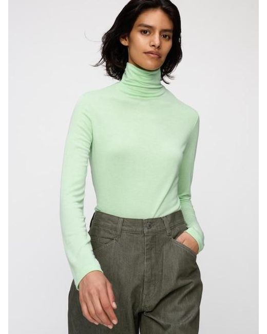 Uniqlo Green Heattech Extra Warm Cashmere Blend Turtleneck T-Shirt (Long Sleeve)