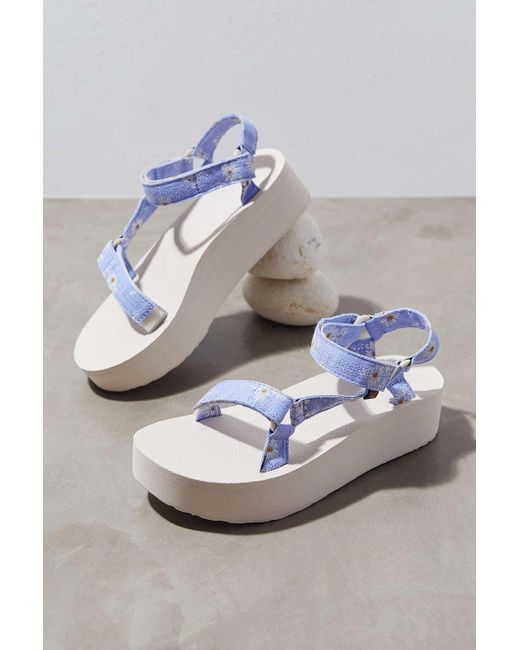 flatform universal gloriosa teva sandals
