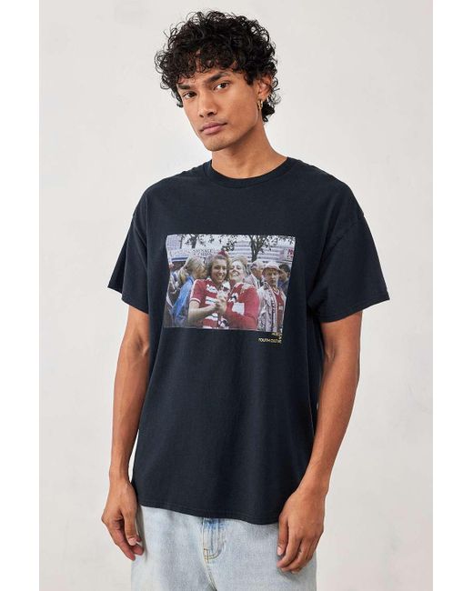 Urban Outfitters Uo - fußball-t-shirt "museum of youth culture" in in Blue für Herren