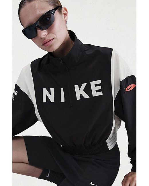 Nike Black Sportswear Woven Lightweight 1/4 Zip Jacket