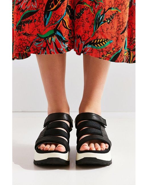 Teva Zamora Platform Sandal in Black | Lyst