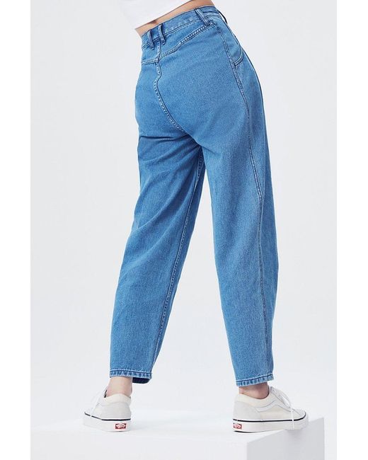 BDG Denim High-rise Carrot Jean in Blue 