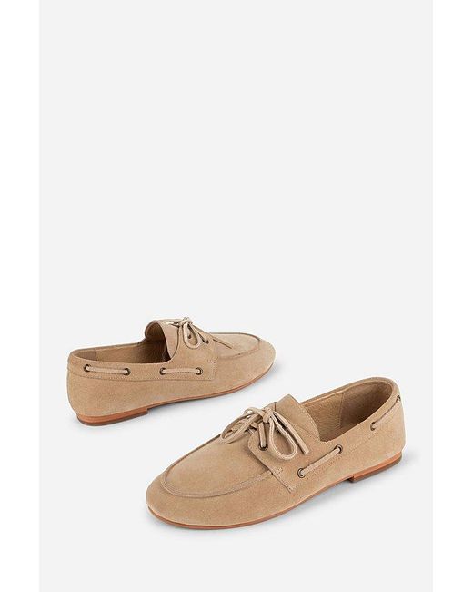 INTENTIONALLY ______ Natural Pixie Boat Shoe