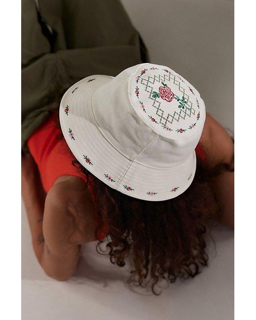 Urban Outfitters White Uo Embroidered Rose Bucket Hat