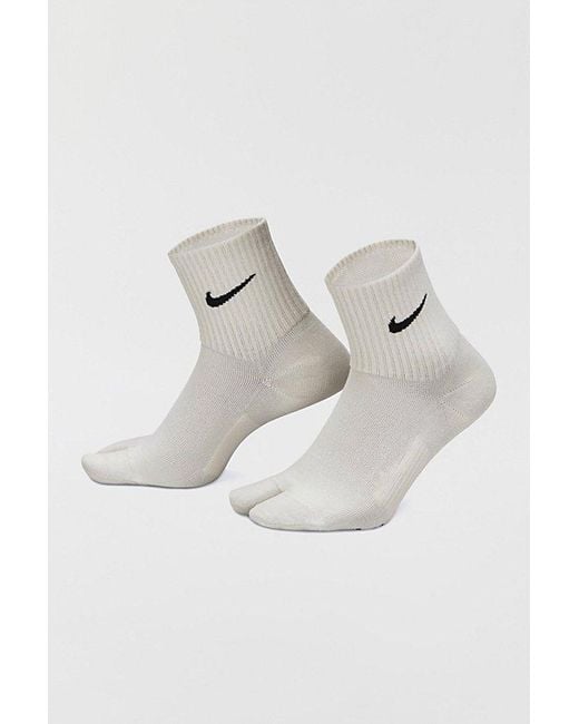 Nike Multicolor Everyday Plus Lightweight Ankle Split-Toe Socks
