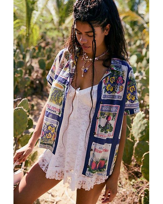 BDG Blue Asher Printed Souvenir Short Sleeve Button-Down Shirt