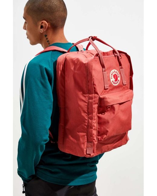 Fjallraven Uo Exclusive Kanken Big Backpack in Red for Men | Lyst