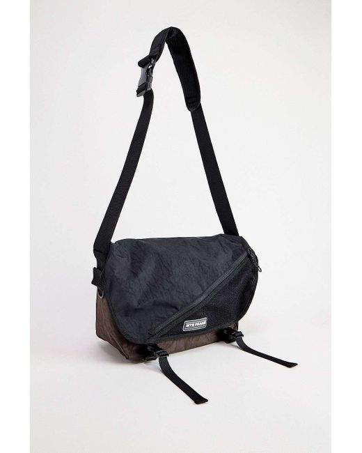 iets frans Black Sports Messenger Bag for men