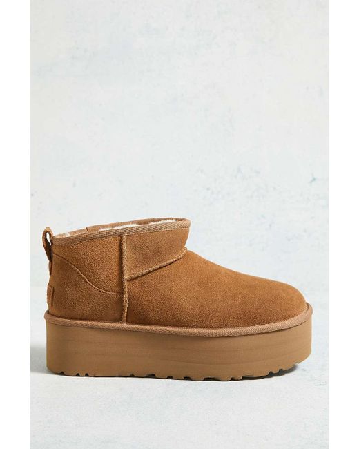 Ugg Brown Klassischer stiefel "ultra mini" in kastanie mit plateausohle