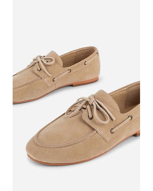 INTENTIONALLY ______ Natural Pixie Boat Shoe