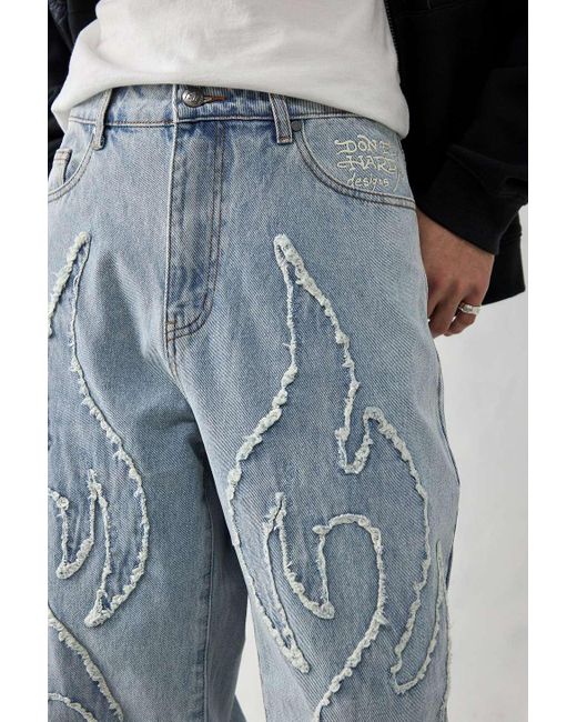 Ed Hardy Uo exclusive - jeans in heller waschung mit applikationen in Blue für Herren
