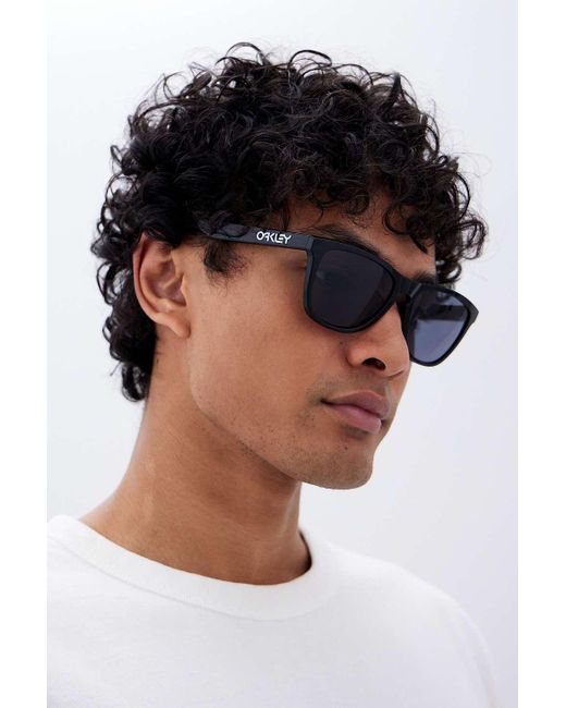 Oakley Black Frogskins Sunglasses for men