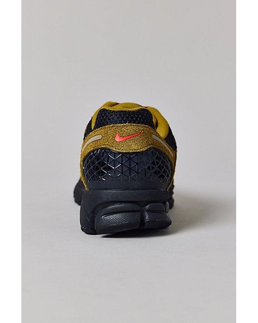 Nike Gray Zoom Vomero 5 Sneaker for men