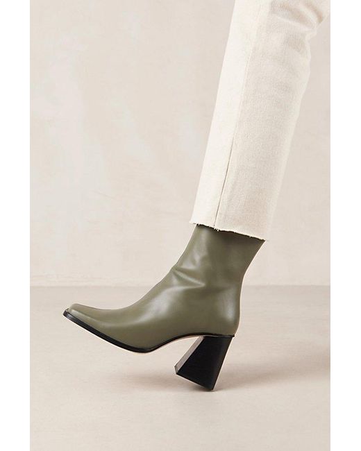 Alohas Natural South Leather Ankle Boot