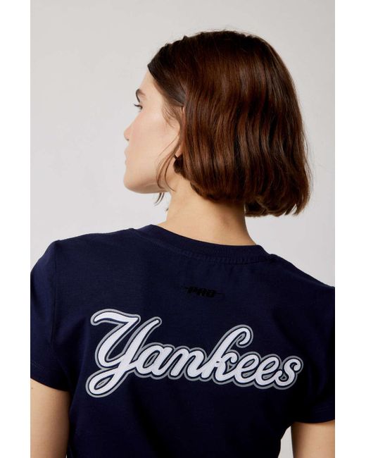 Urban Outfitters Mlb New York Yankees Embroidered Baby Tee in Blue