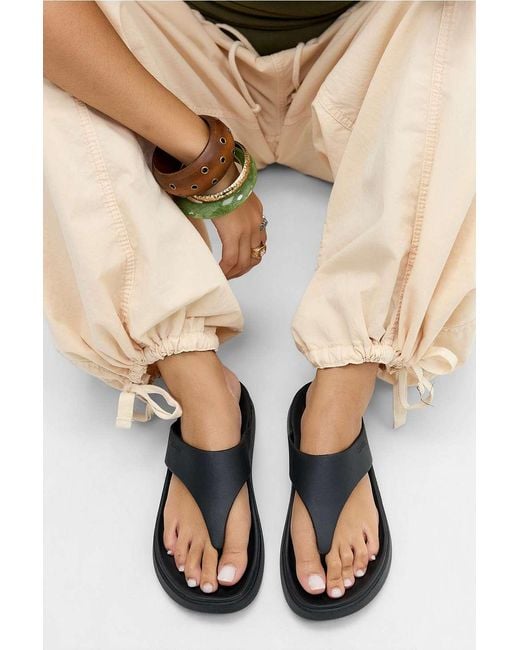 CROCSTM Natural Black Getaway Platform Flip Flops