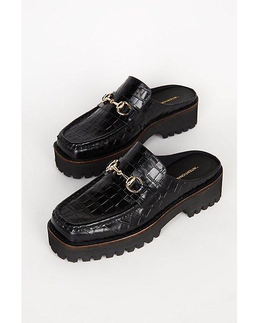 INTENTIONALLY ______ Black Kowloon Leather Loafer Mule