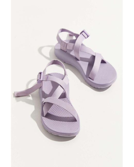 urban outfitters chacos