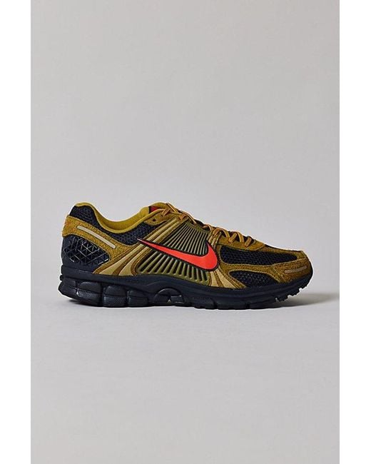 Nike Gray Zoom Vomero 5 Sneaker for men