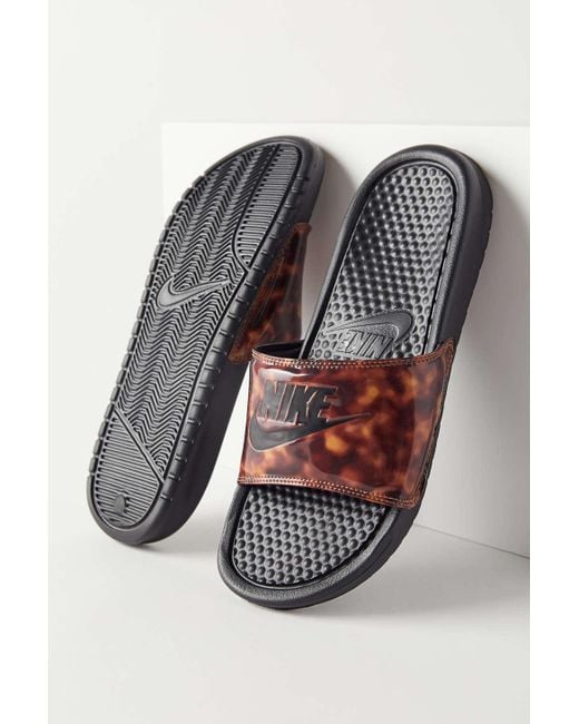 Nike hotsell benassi multicolor