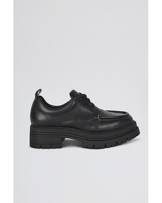INTENTIONALLY ______ Black Barbar Lug Sole Oxford Shoe