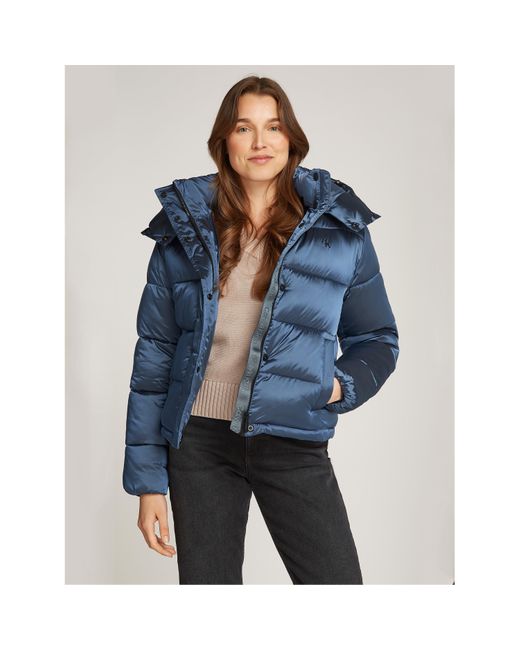 Short shiny puffer jacket online