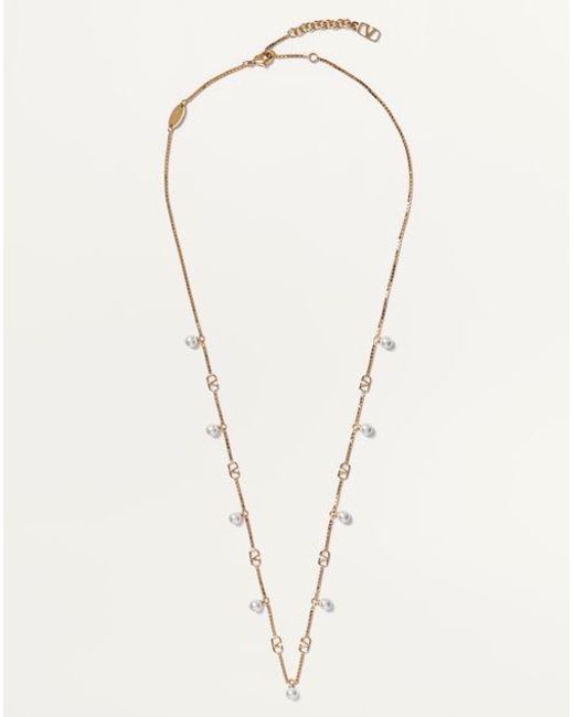 Valentino Garavani Vロゴ シグネチャー メタル X スワロフスキー®パール ネックレス 女性 ゴールド Natural