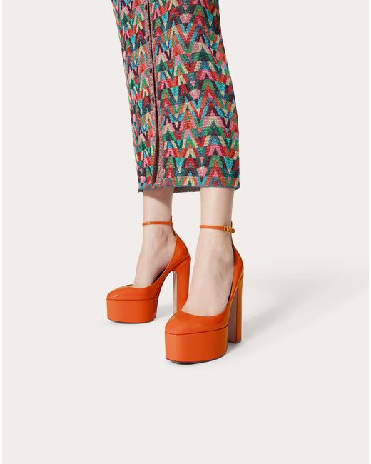 Zapatos de salón con plataforma tan-go de charol y tacón de 155 mm de . Valentino Garavani de color Orange