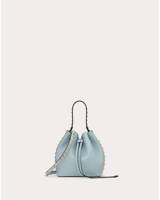 Valentino Garavani ロックスタッズ グレインカーフスキン バケットバッグ 女性 青磁器 Blue