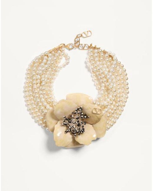 Valentino Garavani フルール ルミネーズ メタル X エナメル X パール X ファブリック ネックレス 女性 ゴールド/アイボリー/クリーム/マルチカラー Metallic