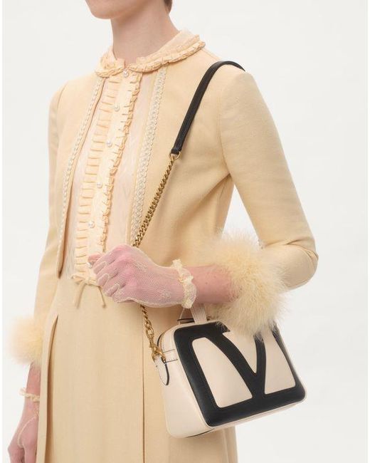 Valentino Garavani ヴァレンティノ ガラヴァーニ ヴィヴァ スーパースター ナッパレザー ハンドバッグ 女性 バター/ブラック Natural