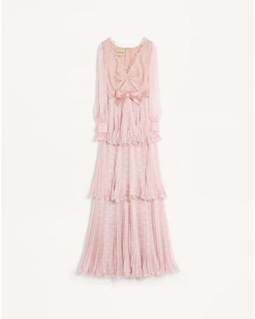 Robe Longue En Creponne Chiffon Avec Imprimé Plus De Pois Femme Valentino en coloris Pink