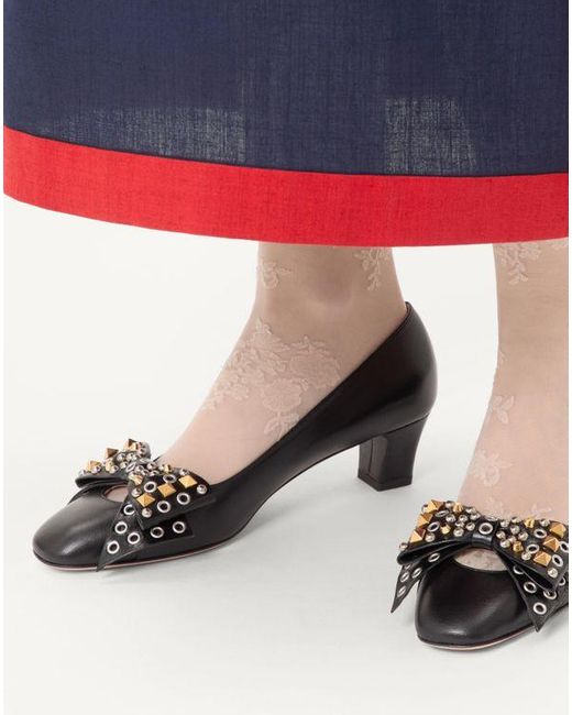 Valentino Garavani ボウワウ スタッズ キッドスキン パンプス 45mm 女性 ブラック Black