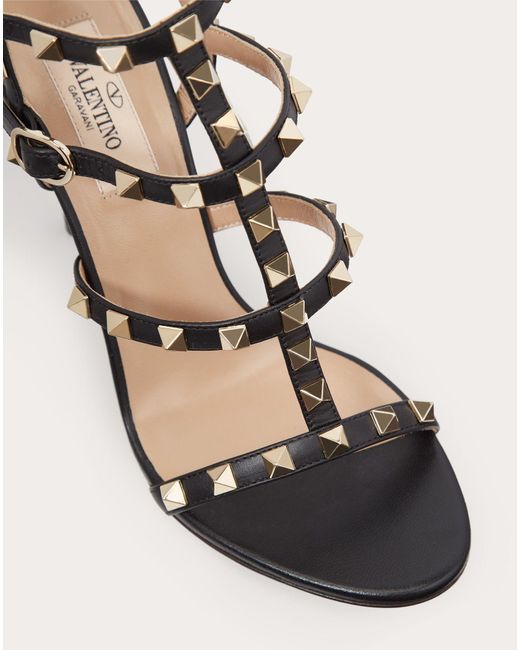 rockstud t strap sandal