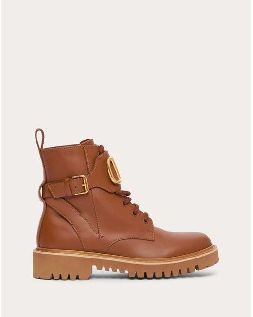 Combat Boot Vlogo Signature di Valentino Garavani in Brown