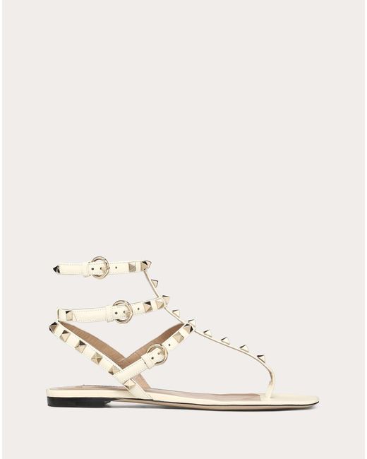 Valentino Garavani Rockstud Flip Flop Sandal In Calfskin Leather in Light Ivory (Pink) - Save 61 