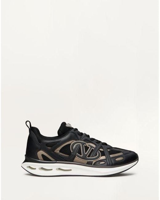 Valentino Garavani Black Vlogo Easyjog Low-Top Sneaker for men
