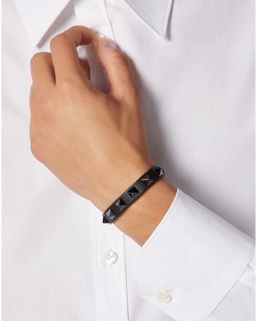 Valentino Garavani Leather Rockstud Bracelet in Black for Men Save 22% - Lyst