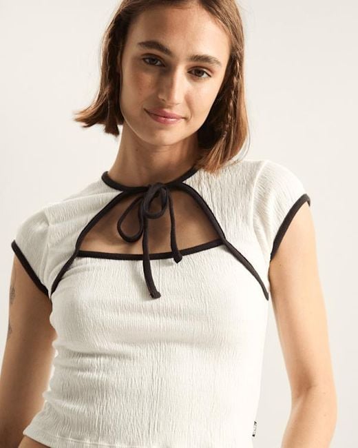 Camisa Kari Con Lazada Al Cuello, Mujer, Talla Vans de color Natural