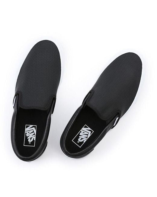 Chaussures En Cuir Perforé Classic Slip-on Vans en coloris Noir | Lyst