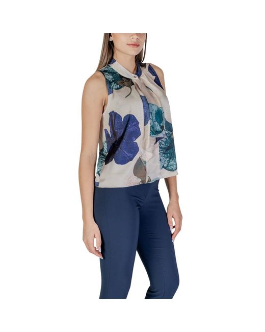 Rinascimento Blouse in het Blue
