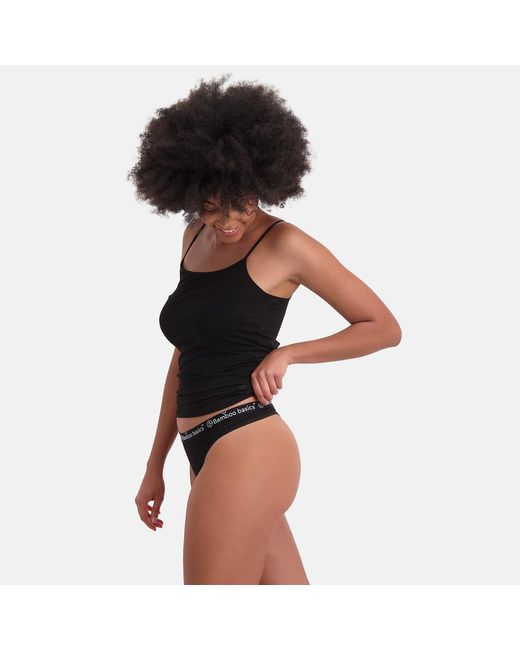 Bam String in het Black