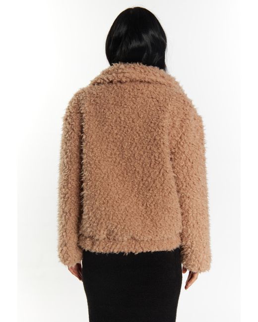 faina Jas Oudroze in het Brown