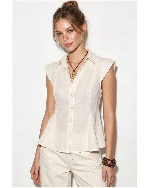 Bianco Lucci White Fitted Sleeveless Cotton Shirt