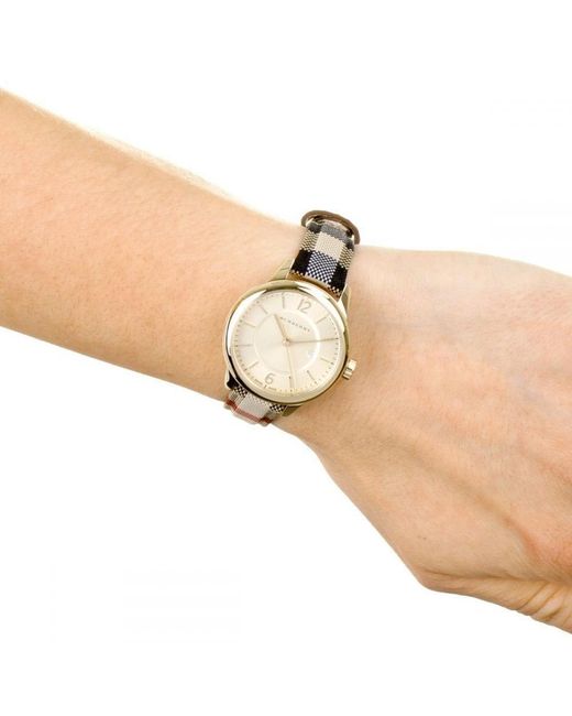 Burberry Bu10104 Honing Geruit Gestempeld Wijzerplaat Dameshorloge in het Metallic