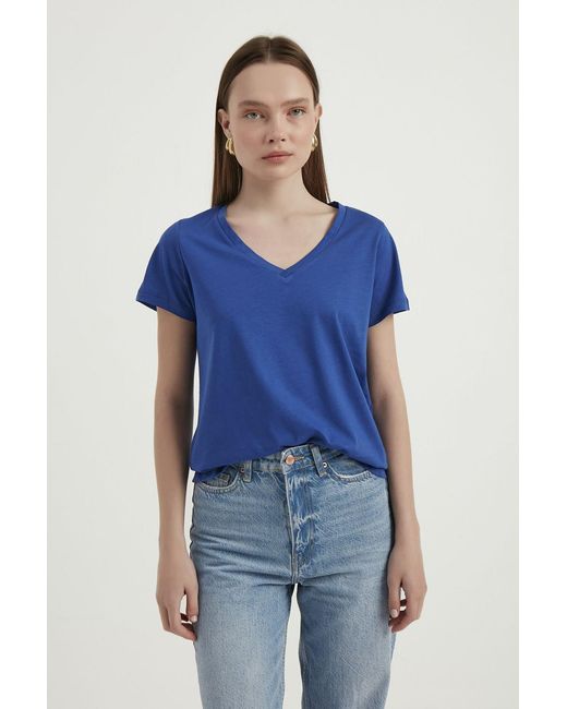 Hiccup Blue V Neck Basic T-Shirt