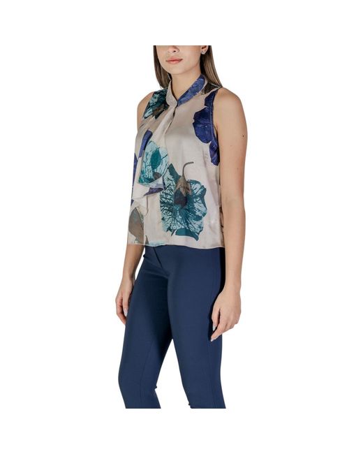 Rinascimento Blouse in het Blue