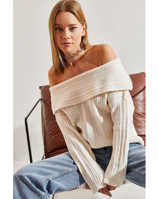 Bianco Lucci Natural Off Shoulder Ribbed Knit Sweater