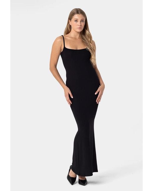 Basiclo Fitted Rib Dress in het Black