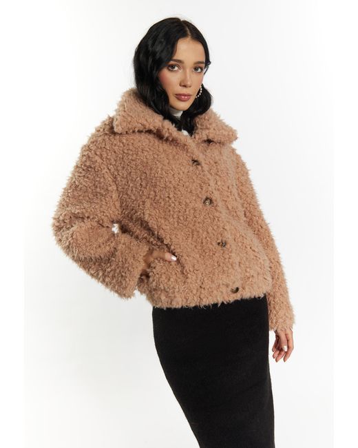 faina Jas Oudroze in het Brown